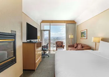 Best Western Plus Kelowna Hotel & Suites hotel thumbnail 6