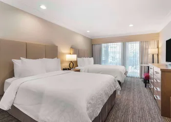 Best Western Plus Kelowna Hotel & Suites hotel thumbnail 8