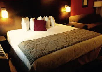 Super 8 by Wyndham West Kelowna BC hotel thumbnail 4