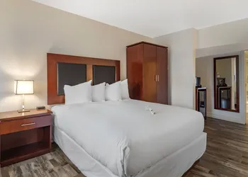 Hotel Penticton hotel thumbnail 4