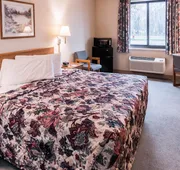 Econo Lodge Inn & Suites Oconto hotel detail image 7