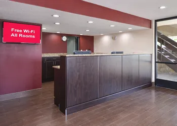 Red Roof Inn Champaign - University hotel thumbnail 2