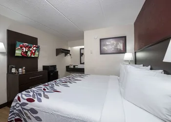 Red Roof Inn Champaign - University hotel thumbnail 5