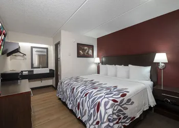 Red Roof Inn Champaign - University hotel thumbnail 7