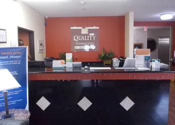 Quality Inn & Suites Champaign North - Urbana hotel thumbnail 2