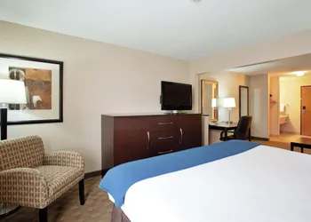 Holiday Inn Express Tuscola by IHG hotel thumbnail 3