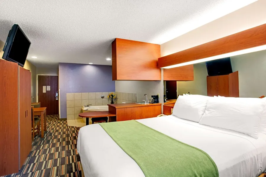 Microtel Inn & Suites by Wyndham Cherokee hotel detail image 6
