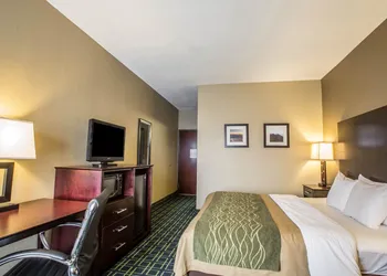 Quality Inn Franklin hotel thumbnail 7