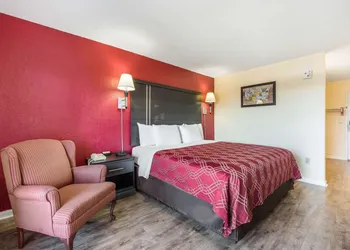 Econo Lodge Waynesville hotel thumbnail 8