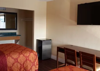 American Regency Inn hotel thumbnail 3