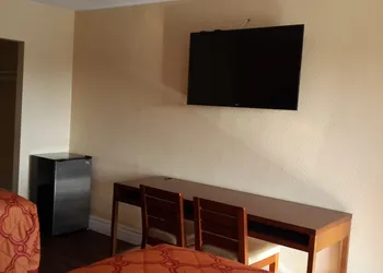 American Regency Inn hotel thumbnail 4