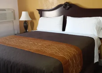 American Regency Inn hotel thumbnail 7
