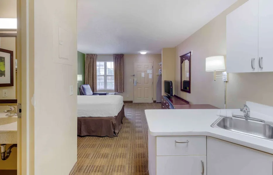 Extended Stay America Select Suites Fayetteville Owen Dr hotel detail image 6