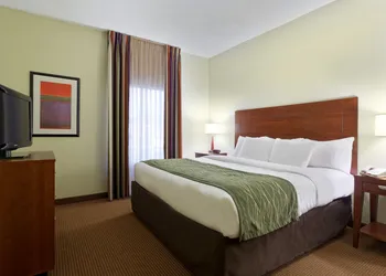 Comfort Inn Fayetteville near Fort Bragg hotel thumbnail 8