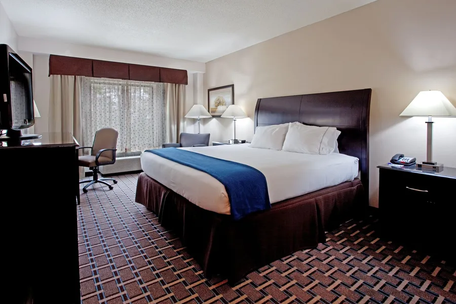 Holiday Inn Express & Suites Hope Mills-Fayetteville Arpt by IHG hotel detail image 6