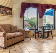 Econo Lodge Fayetteville I-95 hotel detail image 4