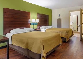 Econo Lodge Fayetteville I-95 hotel thumbnail 5