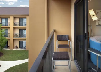 Courtyard by Marriott Fayetteville hotel thumbnail 7
