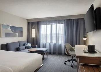 Courtyard by Marriott Springfield Airport hotel thumbnail 7