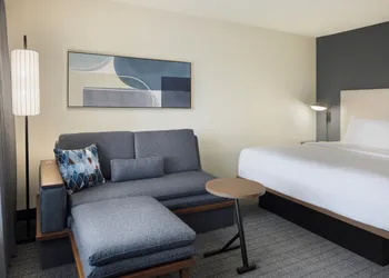 Courtyard by Marriott Springfield Airport hotel thumbnail 8