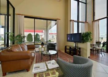 Econo Lodge Springfield I-44 hotel thumbnail 8