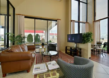 Econo Lodge Springfield I-44 hotel thumbnail 8