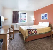 Super 8 by Wyndham Morgantown hotel detail image 7