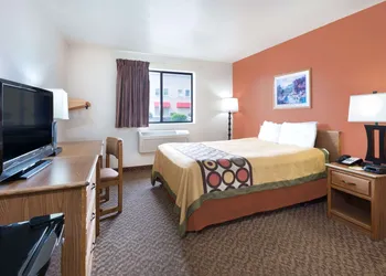 Super 8 by Wyndham Morgantown hotel thumbnail 7