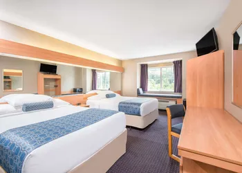 Microtel Inn & Suites by Wyndham Hazelton/Bruceton Mills hotel thumbnail 4
