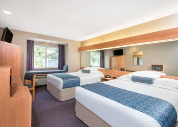 Microtel Inn & Suites by Wyndham Hazelton/Bruceton Mills hotel thumbnail 5