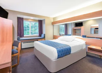 Microtel Inn & Suites by Wyndham Hazelton/Bruceton Mills hotel thumbnail 6