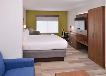 Holiday Inn Express & Suites Parkersburg-Mineral Wells by IHG hotel thumbnail 5