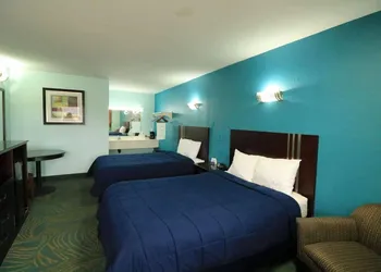 Travelodge by Wyndham Parkersburg hotel thumbnail 6