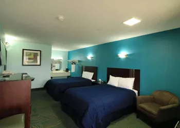 Travelodge by Wyndham Parkersburg hotel thumbnail 7