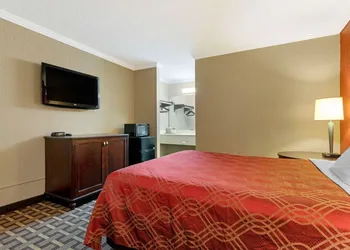 Days Inn by Wyndham Hinesville Near Fort Stewart hotel thumbnail 6