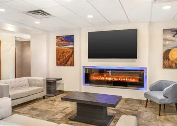 Best Western Plus Service Inn & Suites hotel thumbnail 3