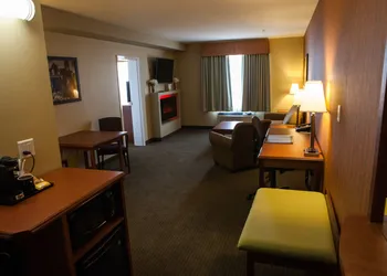 Best Western Plus Service Inn & Suites hotel thumbnail 8