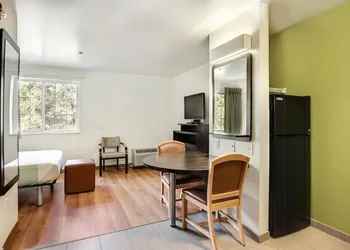 Studio 6 East Brunswick, NJ - NYC Area hotel thumbnail 7