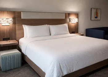 Holiday Inn Express & Suites Bridgeport by IHG hotel thumbnail 6