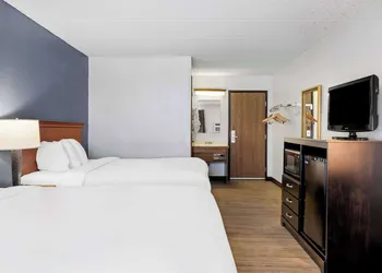 Econo Lodge Billings hotel thumbnail 6