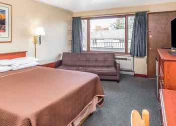 Travelodge by Wyndham Kalispell hotel thumbnail 7