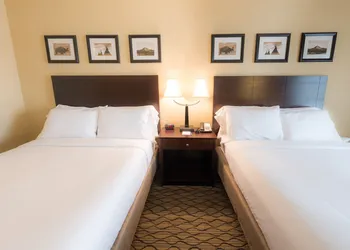 Glacier Peaks Hotel hotel thumbnail 8