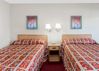 Knights Inn - Fredericksburg hotel thumbnail 3
