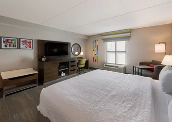 Hampton Inn & Suites Fredericksburg-at Celebrate Virginia hotel thumbnail 5
