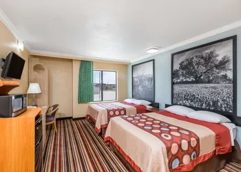 Super 8 by Wyndham Midland hotel thumbnail 8