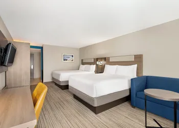 Holiday Inn Express Hotel & Suites Fredericksburg by IHG hotel thumbnail 5