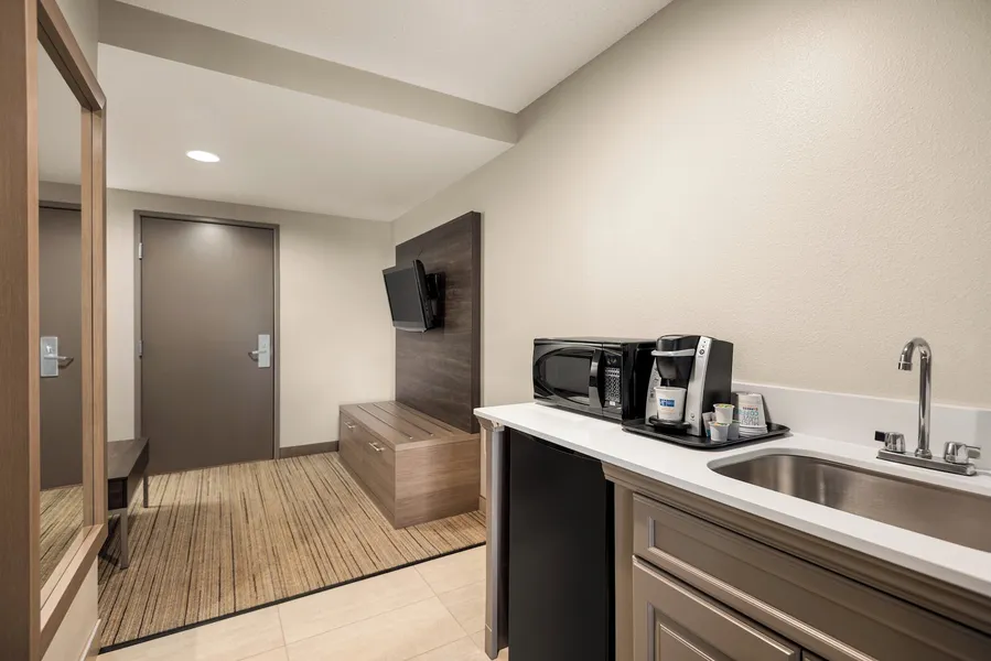 Holiday Inn Express Hotel & Suites Fredericksburg by IHG hotel detail image 6