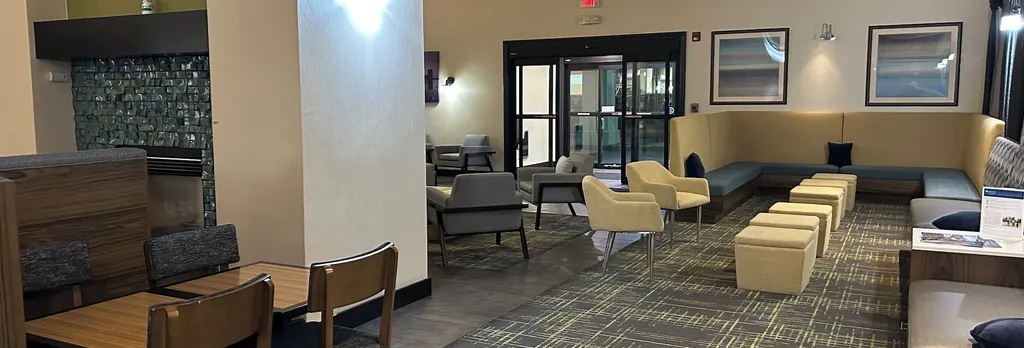 Hotel photo 1 of 32