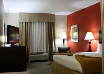 Holiday Inn Express Toledo North by IHG hotel thumbnail 2