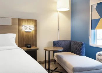 Holiday Inn Express Toledo North by IHG hotel thumbnail 4